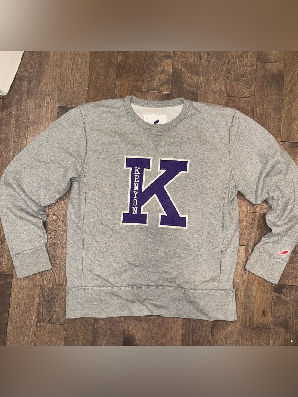 Kenyon College gray crewneck sweatshirt Size Small